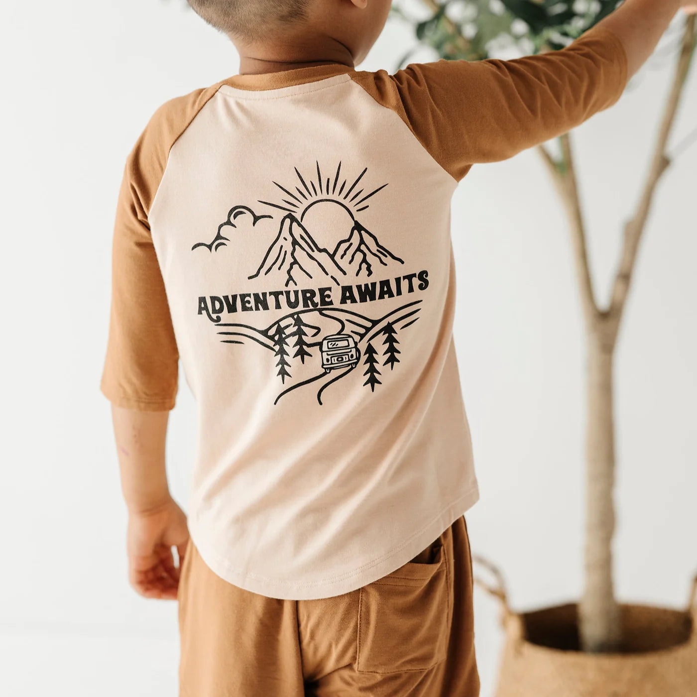 3/4 Sleeve Baseball Tee / Adventure Awaits