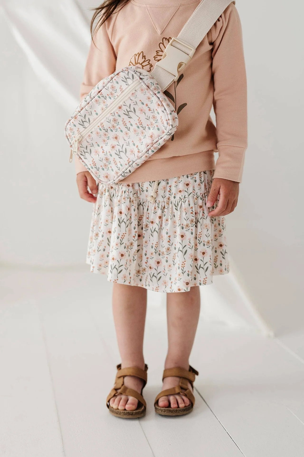 Raglan Sweatshirt – Hand Drawn Daisy