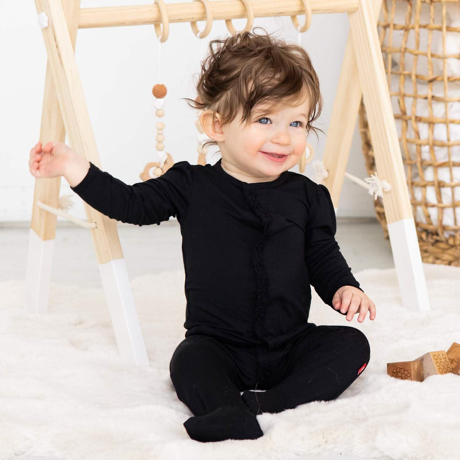 Onyx Jet Black w/ Ruffle Magnetic Footie