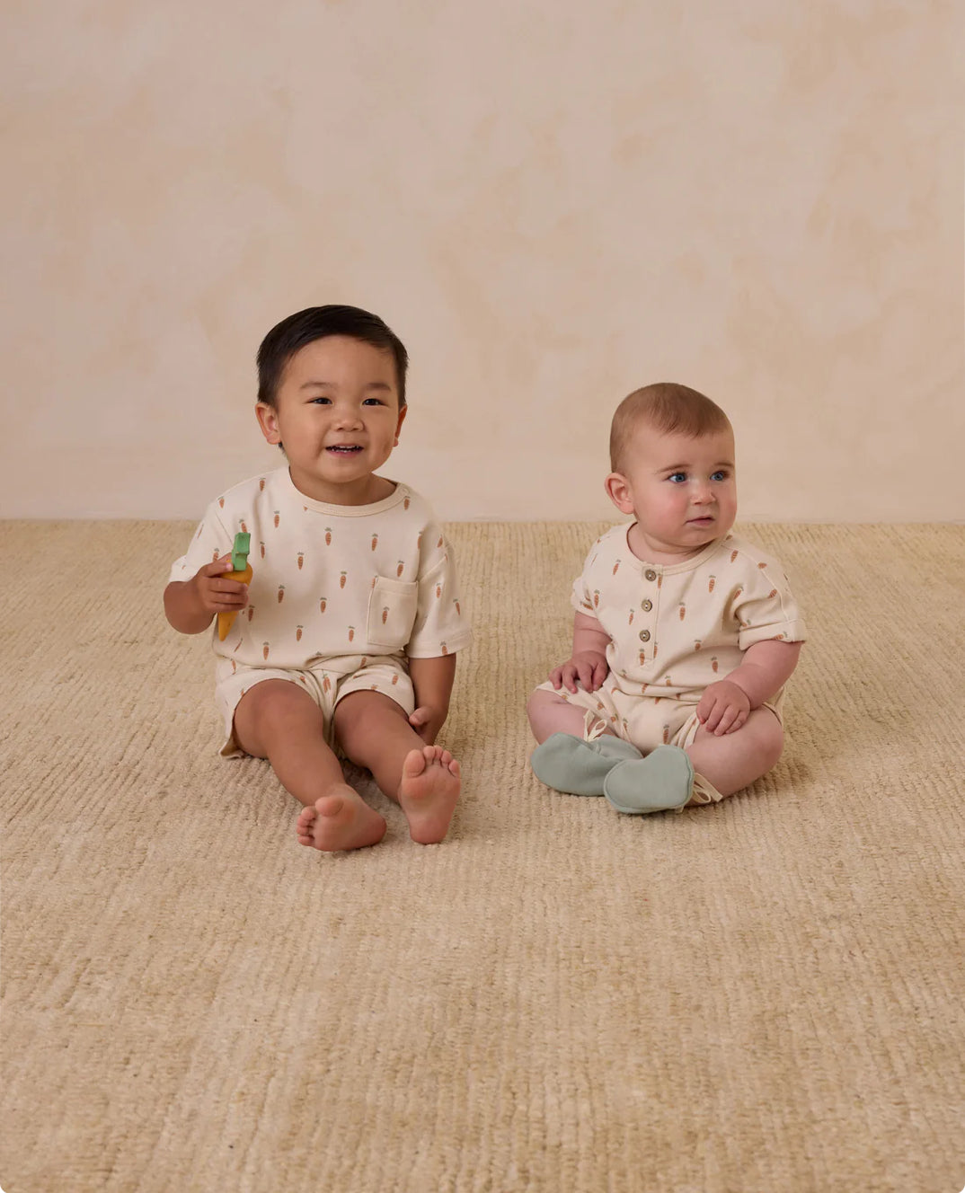 SHORT SLEEVE ROMPER - CARROTS